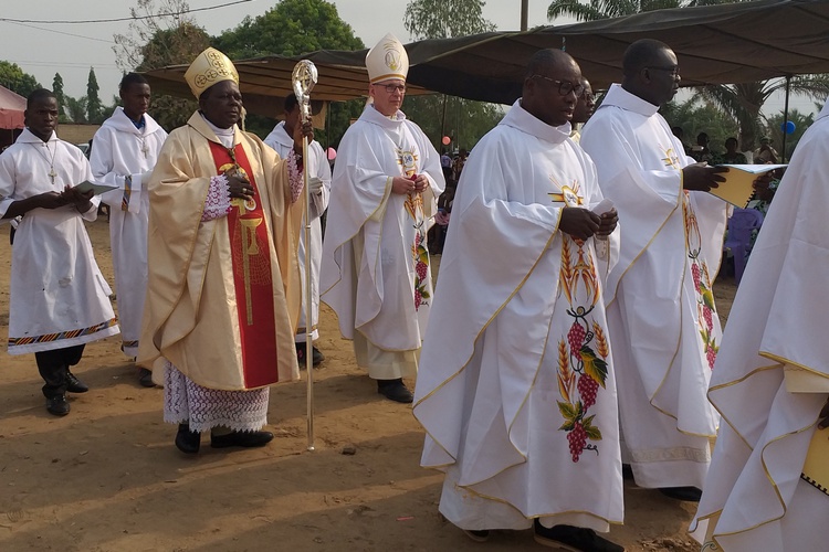 Bp Janusz Ostowski w Togo