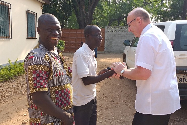 Bp Janusz Ostowski w Togo