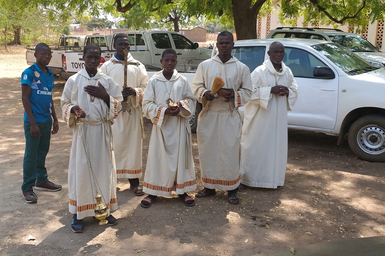 Bp Janusz Ostowski w Togo