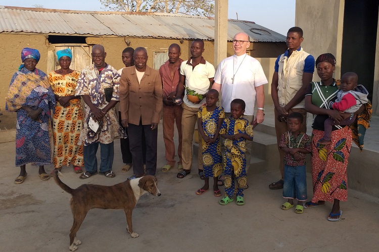 Bp Janusz Ostowski w Togo