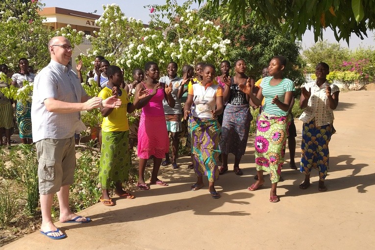 Bp Janusz Ostowski w Togo