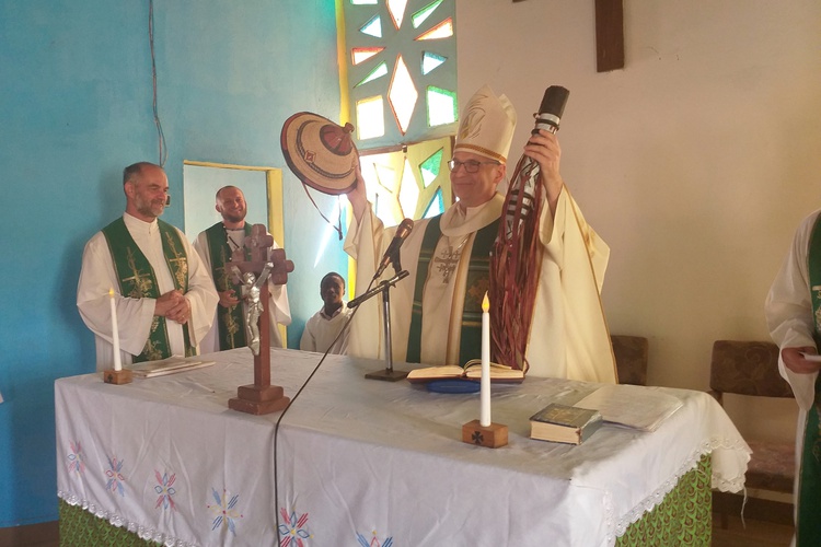 Bp Janusz Ostowski w Togo