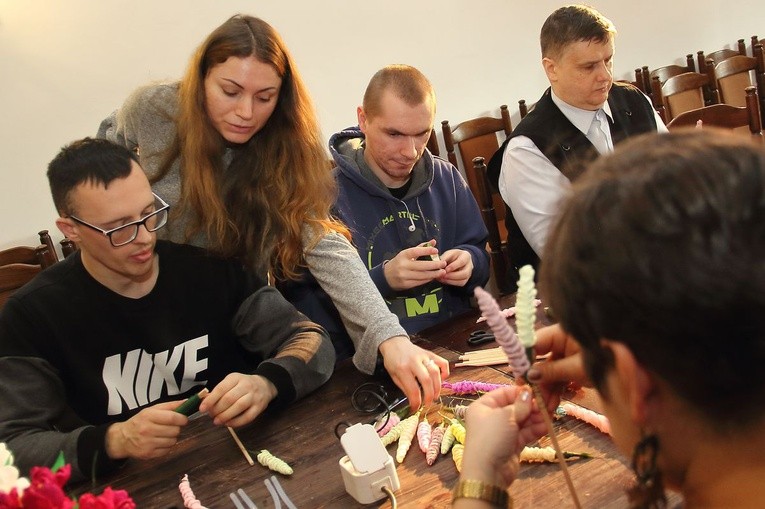 Warsztaty wykonywania palmy wielkanocnej