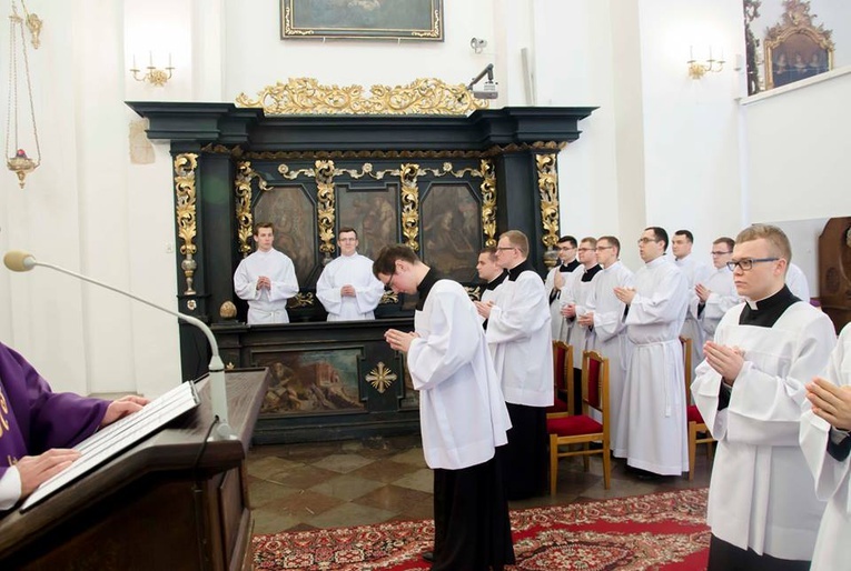 Nowi lektorzy i akolici w semianrium 