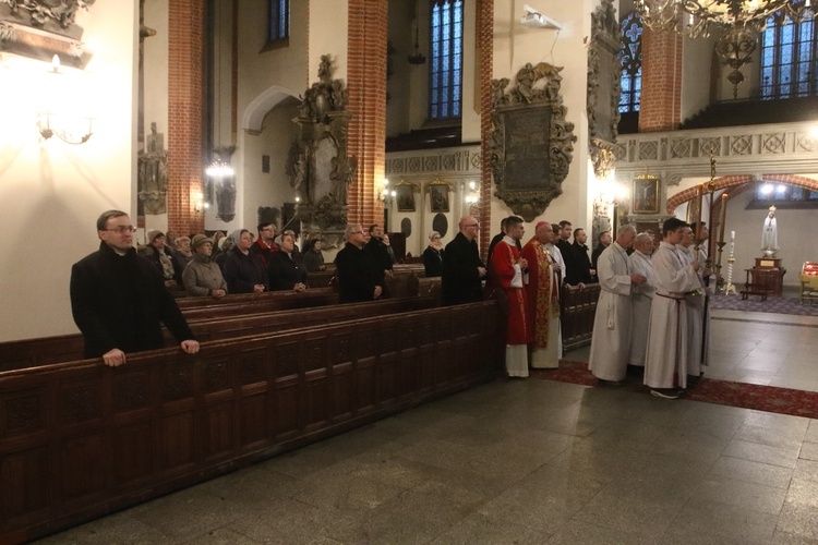 Droga Krzyżowa za grzech w Kościele