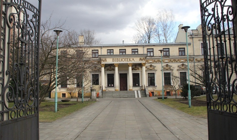 Gmach Biblioteki Głównej przy ul. Piłsudskiego w Radomiu