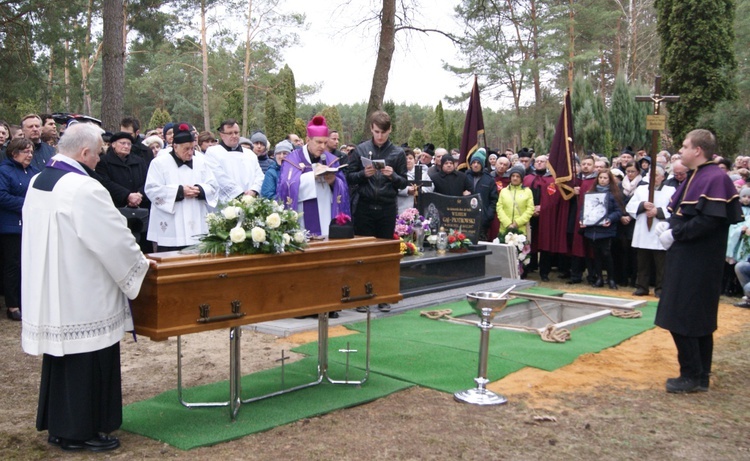 Ostatnie pożegnanie dobrego kapłana 