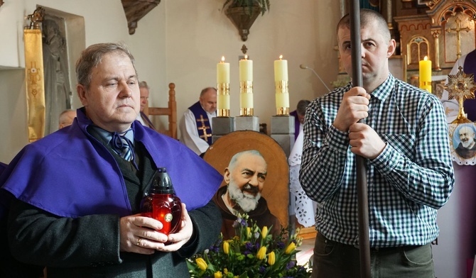 Ojciec Pio działa także po śmierci