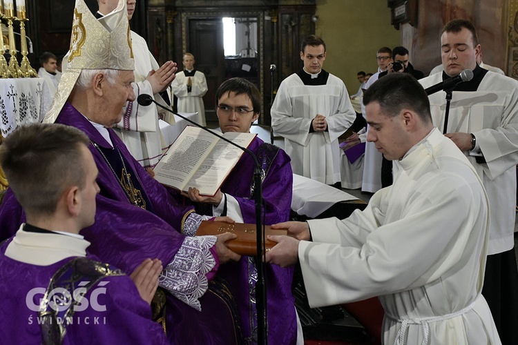 Posługa lektoratu w diecezji świdnickiej