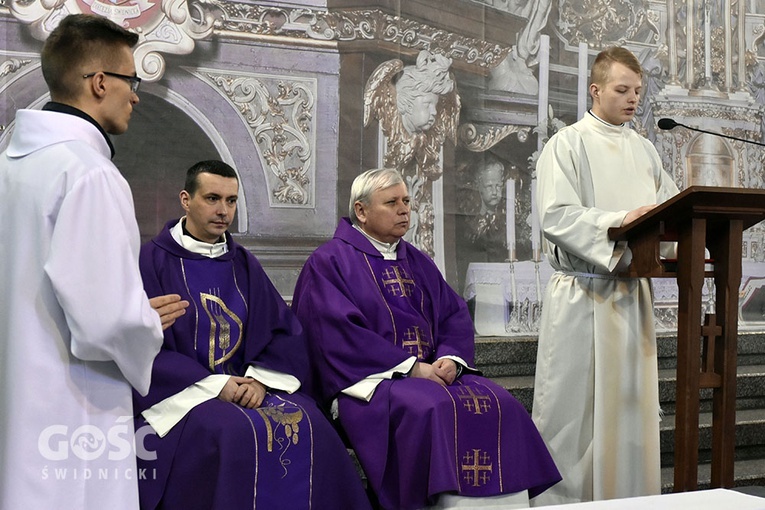 Posługa lektoratu w diecezji świdnickiej
