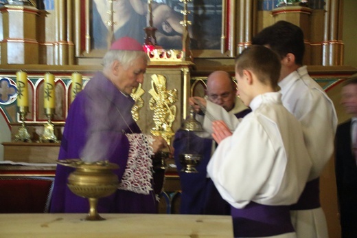 Poświęcenie ołtarza w Mokrem