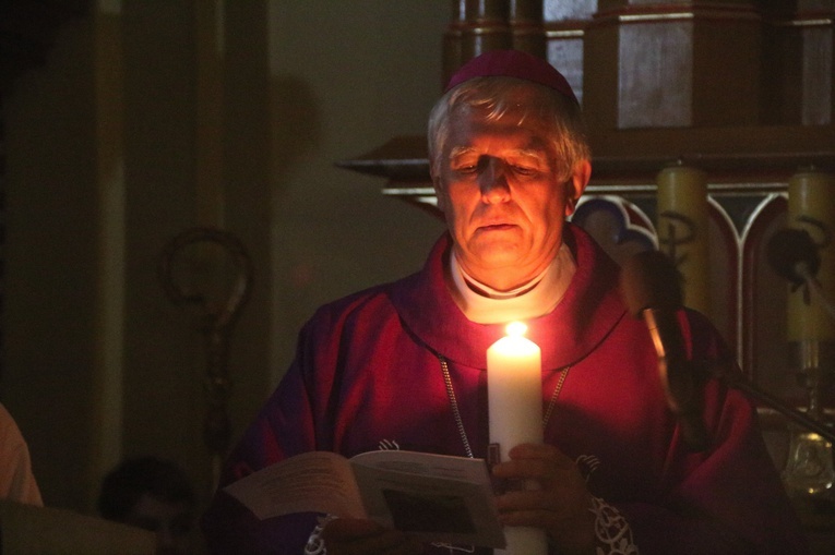 Poświęcenie ołtarza w Mokrem