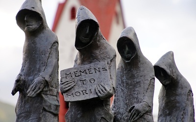 Praktyka „memento mori” odżywa w Wielkim Poście