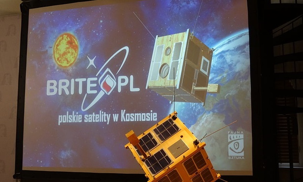 Polskie satelity