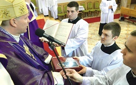 Uroczystości przewodniczył bp Piotr Turzyński.