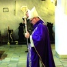 ▲	Biskup odprawił  Mszę św. w intencji ofiar.