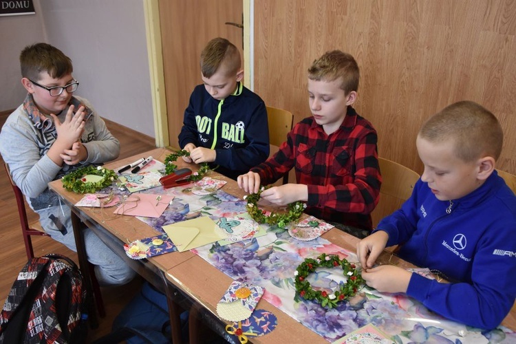 Katecheza z przygotowaniem świątecznych kartek