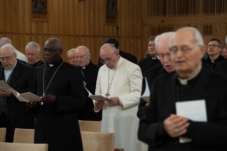 O. Cantalamessa: Wejść w siebie, aby spotkać żywego Boga