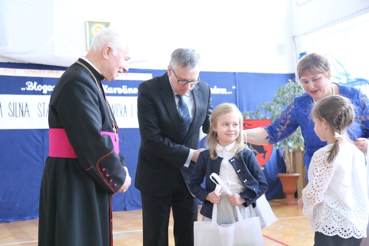 Karolino świeć nam przykładem