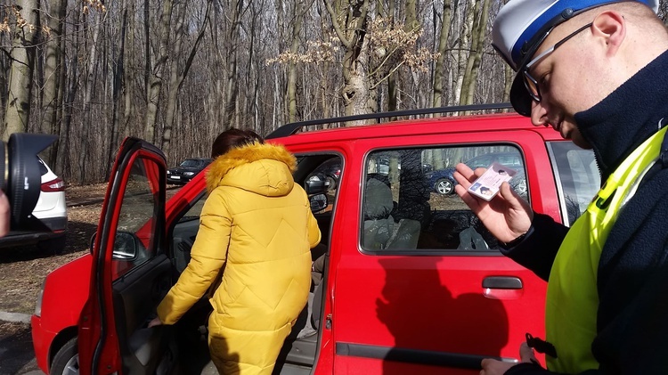 Piłkarze Piasta Gliwice z policjantami patrolują drogi