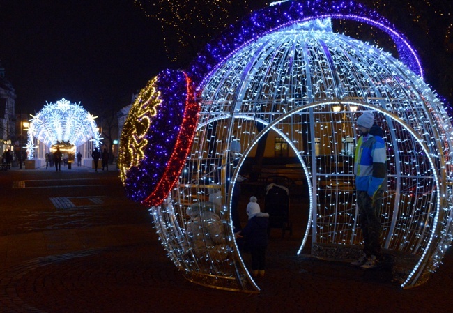 Świąteczna iluminacja w Radomiu.