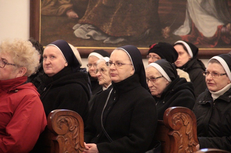 Wejherowo. Droga Krzyżowa kalwaryjskimi ścieżkami 