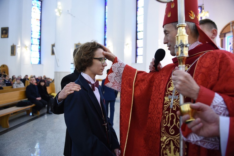 Bierzmowanie w kościele bł. Karoliny w Tarnowie