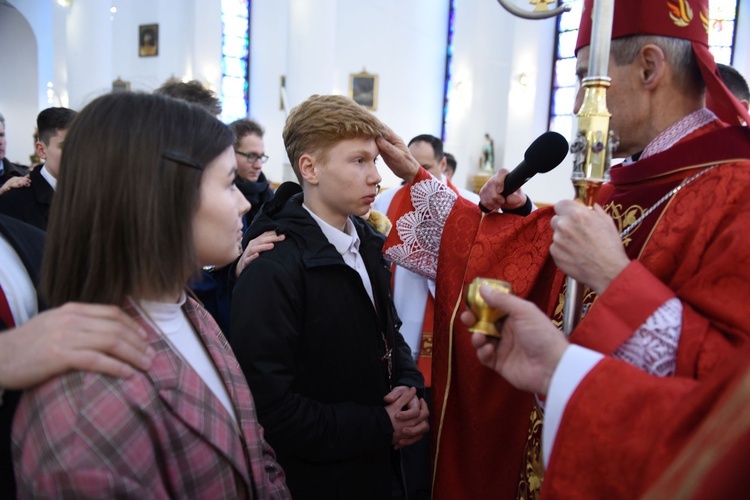 Bierzmowanie w kościele bł. Karoliny w Tarnowie