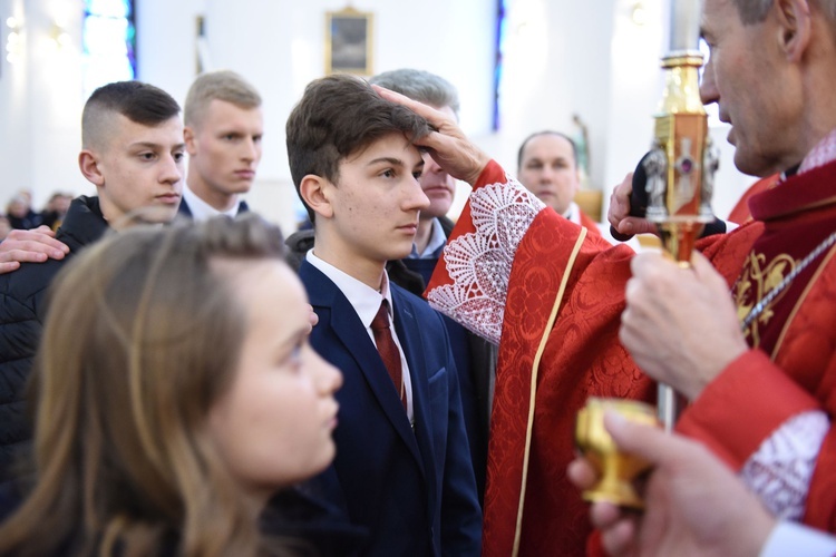 Bierzmowanie w kościele bł. Karoliny w Tarnowie