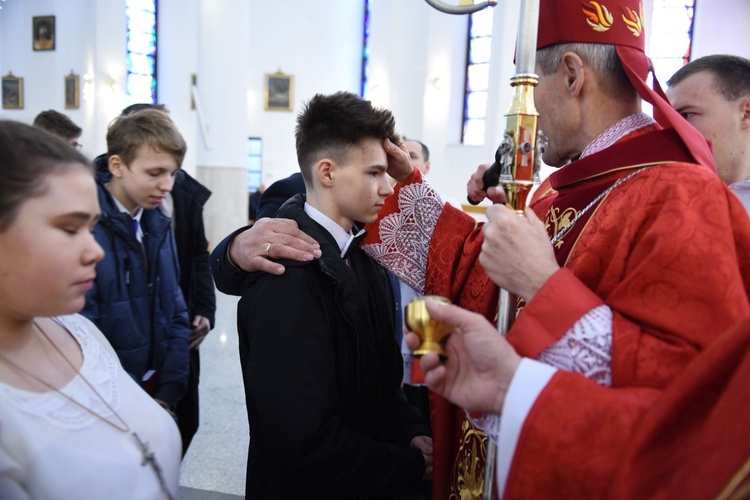 Bierzmowanie w kościele bł. Karoliny w Tarnowie