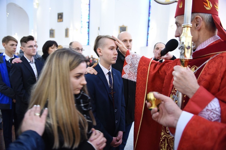 Bierzmowanie w kościele bł. Karoliny w Tarnowie