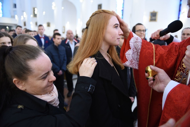 Bierzmowanie w kościele bł. Karoliny w Tarnowie