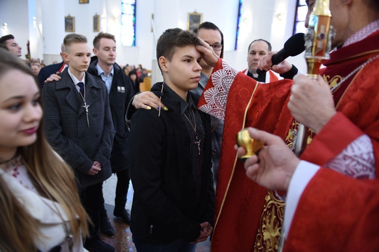 Bierzmowanie w kościele bł. Karoliny w Tarnowie