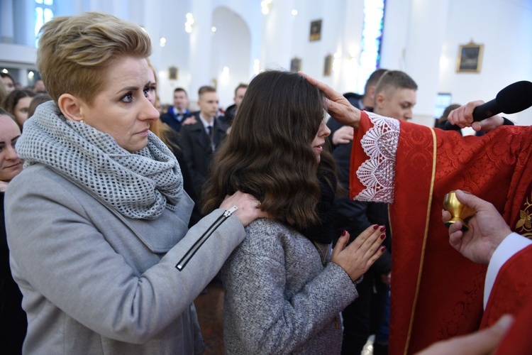 Bierzmowanie w kościele bł. Karoliny w Tarnowie