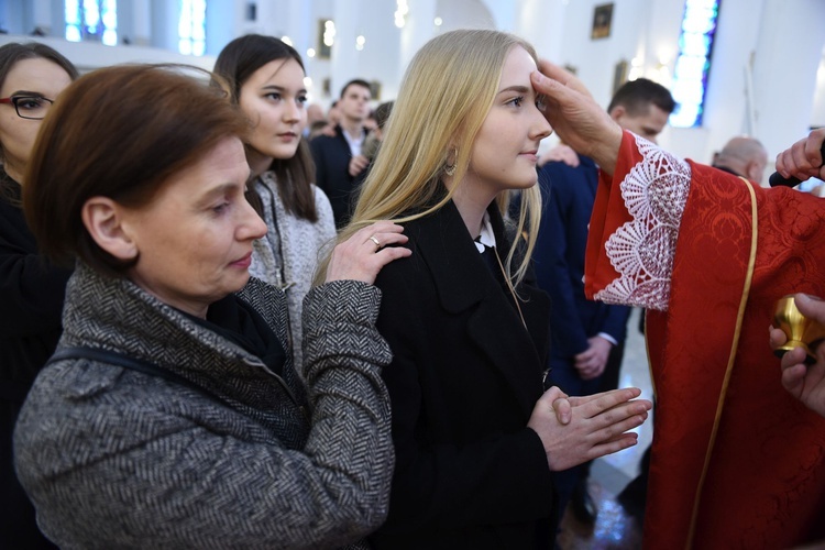 Bierzmowanie w kościele bł. Karoliny w Tarnowie