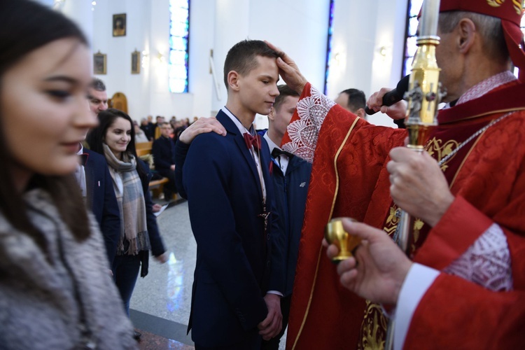 Bierzmowanie w kościele bł. Karoliny w Tarnowie