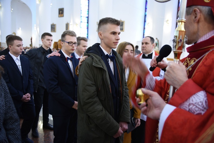 Bierzmowanie w kościele bł. Karoliny w Tarnowie