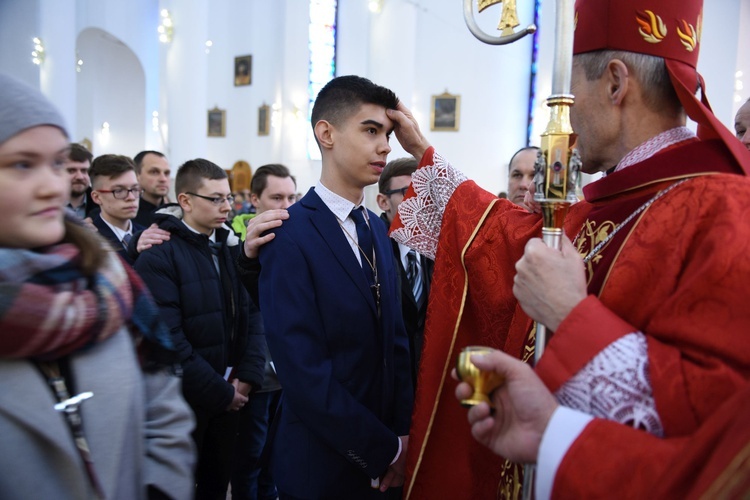 Bierzmowanie w kościele bł. Karoliny w Tarnowie