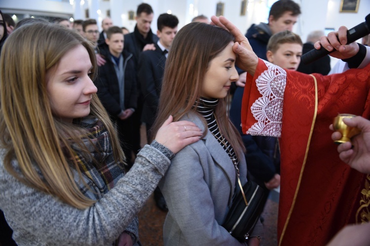 Bierzmowanie w kościele bł. Karoliny w Tarnowie