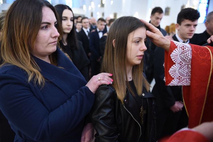 Bierzmowanie w kościele bł. Karoliny w Tarnowie