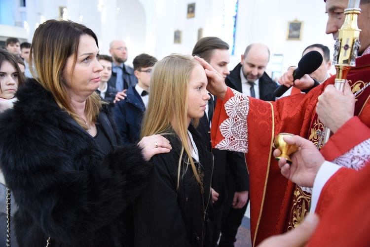 Bierzmowanie w kościele bł. Karoliny w Tarnowie