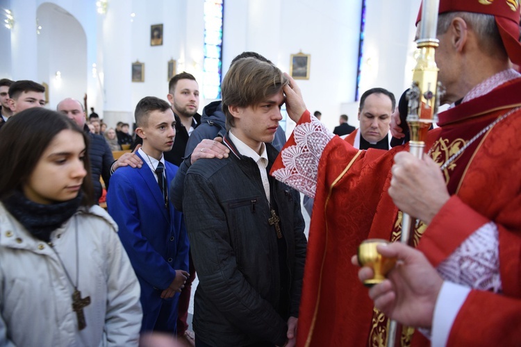 Bierzmowanie w kościele bł. Karoliny w Tarnowie