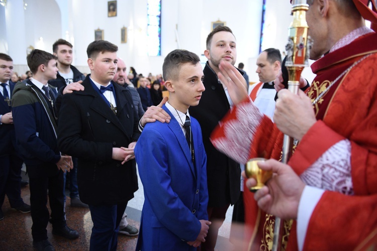 Bierzmowanie w kościele bł. Karoliny w Tarnowie