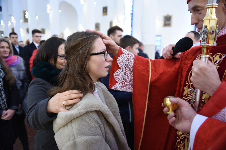 Bierzmowanie w kościele bł. Karoliny w Tarnowie