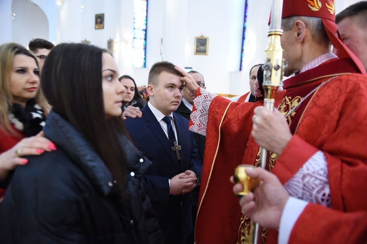 Bierzmowanie w kościele bł. Karoliny w Tarnowie