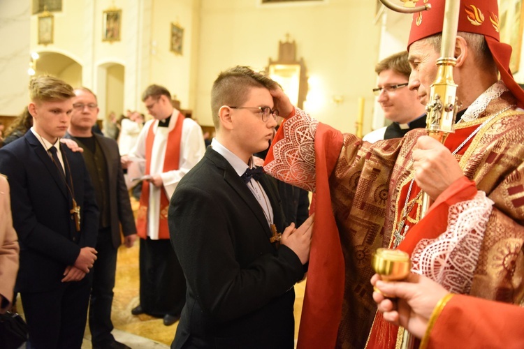 Bierzmowanie w kościele NSPJ w Tarnowie