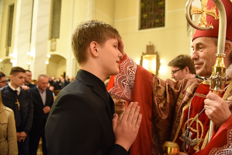 Bierzmowanie w kościele NSPJ w Tarnowie