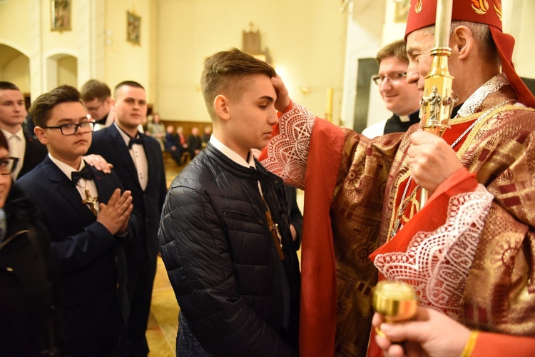 Bierzmowanie w kościele NSPJ w Tarnowie