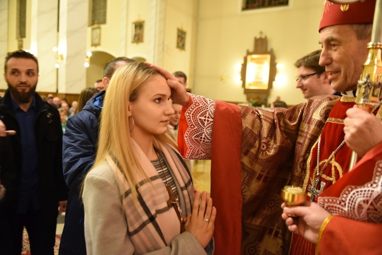 Bierzmowanie w kościele NSPJ w Tarnowie