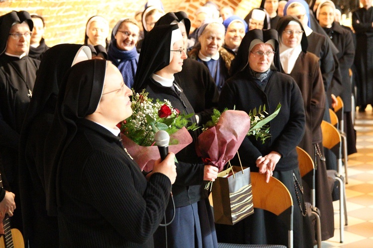 Święto patronalne abp. Józefa Kupnego i nowi nadzwyczajni szafarze Komunii św.